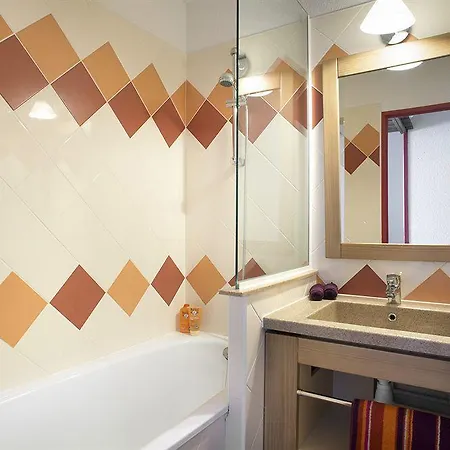 Aparthotel Pierre & Les Fontaines Blanches 3*