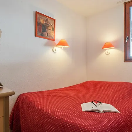 Pierre & Les Fontaines Blanches Lejlighedshotel 3*