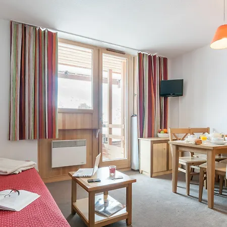 Pierre & Les Fontaines Blanches 3*
