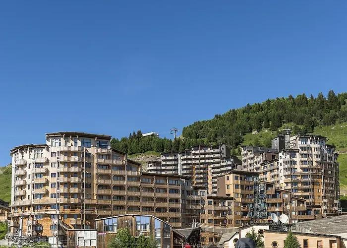 Pierre & Les Fontaines Blanches Aparthotel 3*