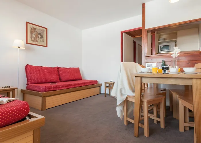 Pierre & Les Fontaines Blanches Aparthotel