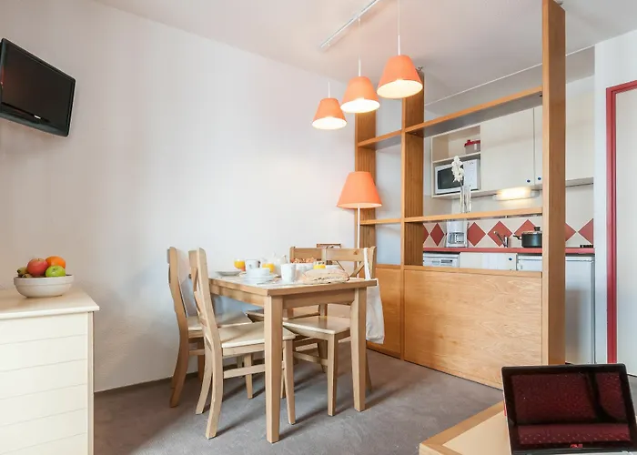 Aparthotel Pierre & Les Fontaines Blanches